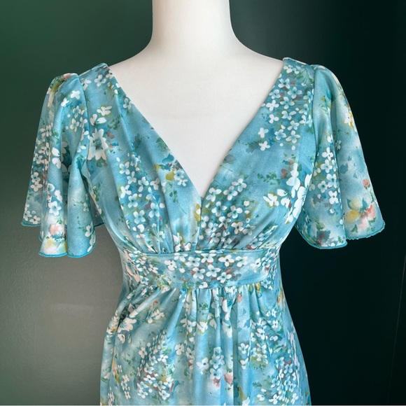 Vintage 1970’s Butterfly Sleeve Floral Maxi Dress - Picture 3 of 15